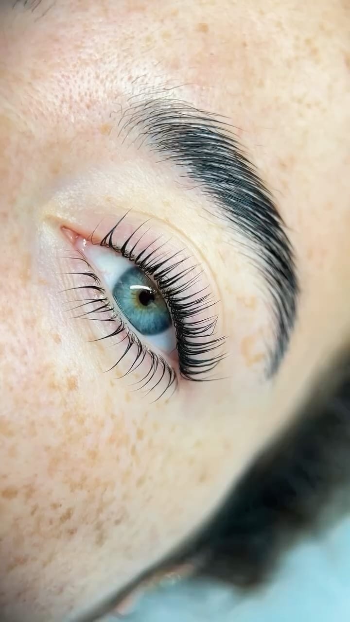 Post 9 by Lash Lift | Épilation Laser | Sourcils | Formations on Instagram (video)