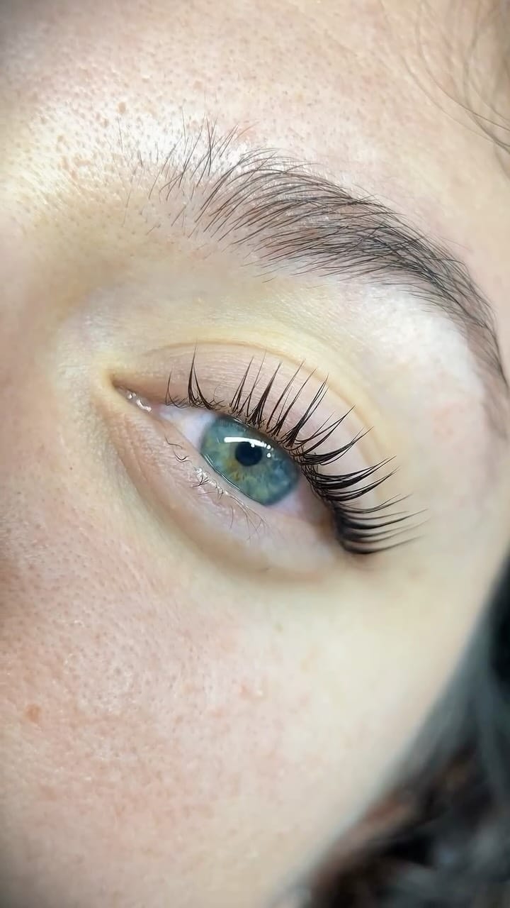 Post 6 by Lash Lift | Épilation Laser | Sourcils | Formations on Instagram (video)