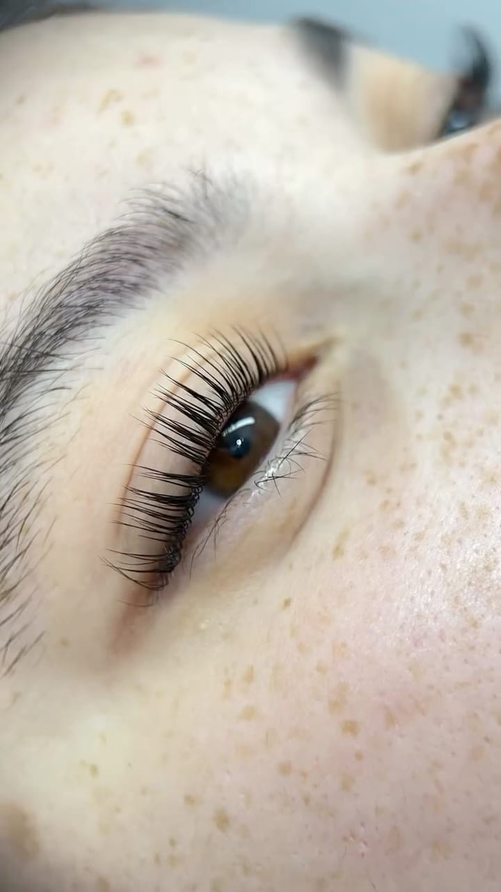 Post 8 by Lash Lift | Épilation Laser | Sourcils | Formations on Instagram (video)