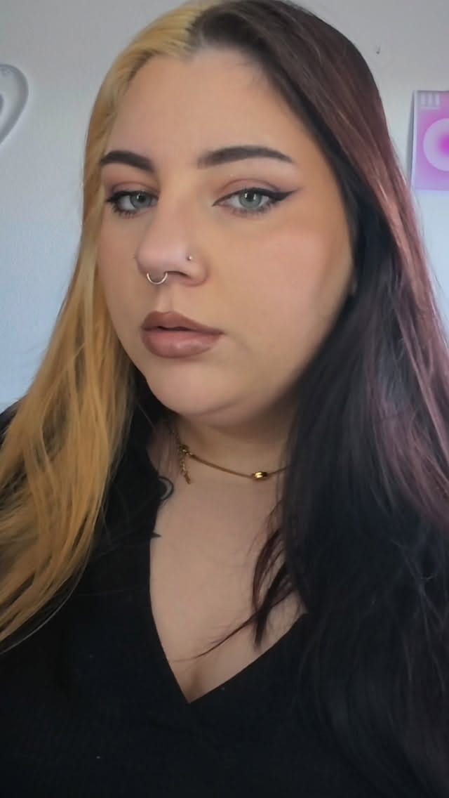 Post 2 by Alba Sánchez | Maquilladora on Instagram (video)
