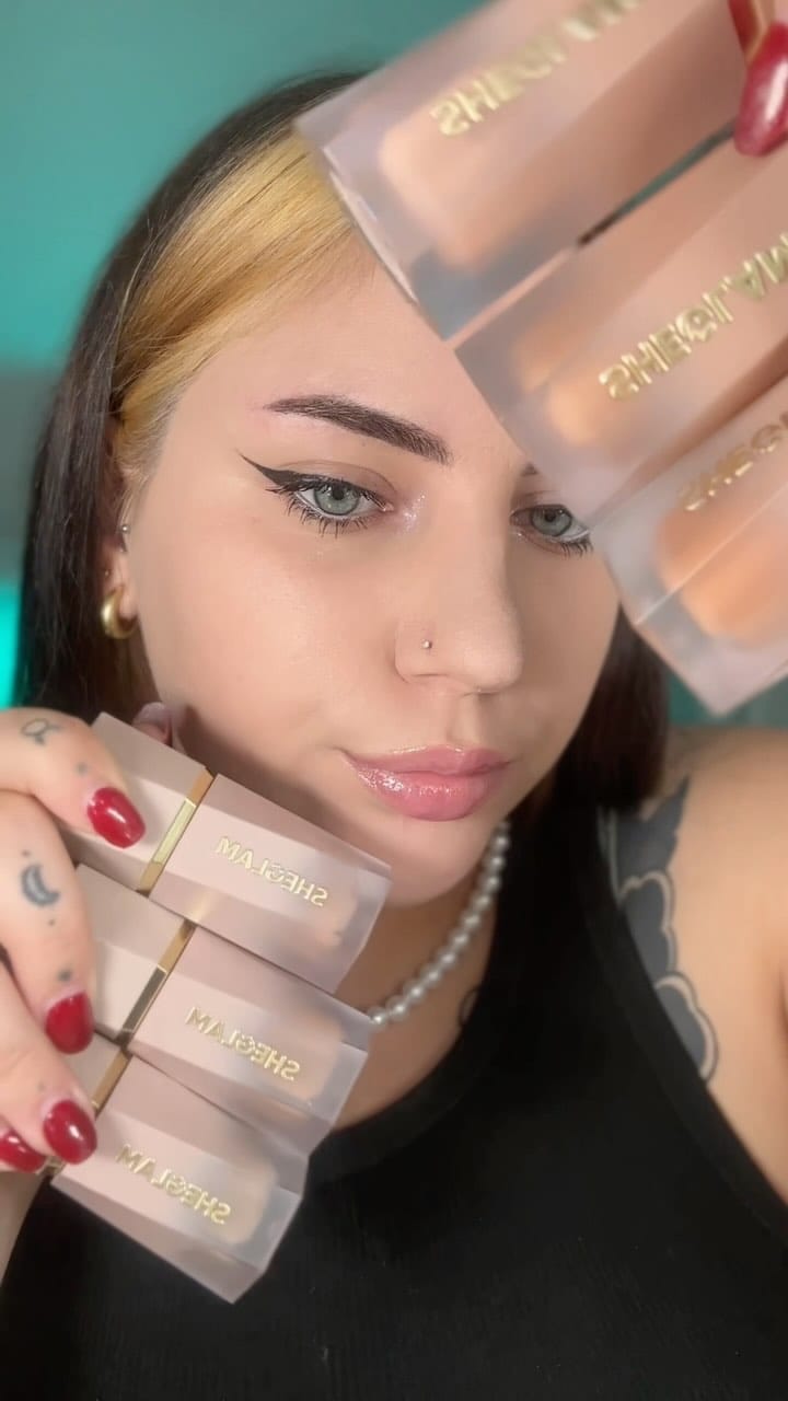 Post 8 by Alba Sánchez | Maquilladora on Instagram (video)