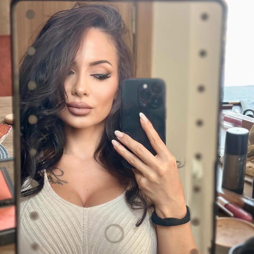 Post 5 by MONIKA  Makeup Artist 💄 on Instagram (image)