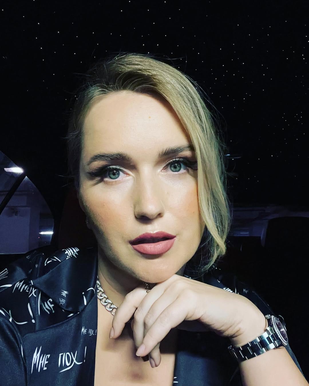 Post 6 by Makeup & hair Artist on Instagram (carousel)