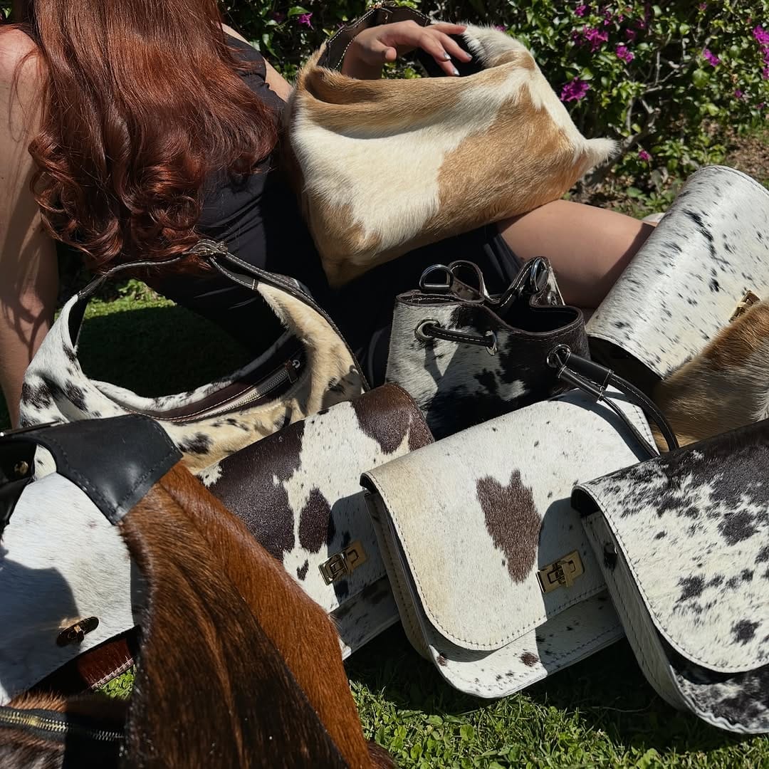 Post 2 by Cali Balam- Bolsos de piel unisex. on Instagram (carousel)