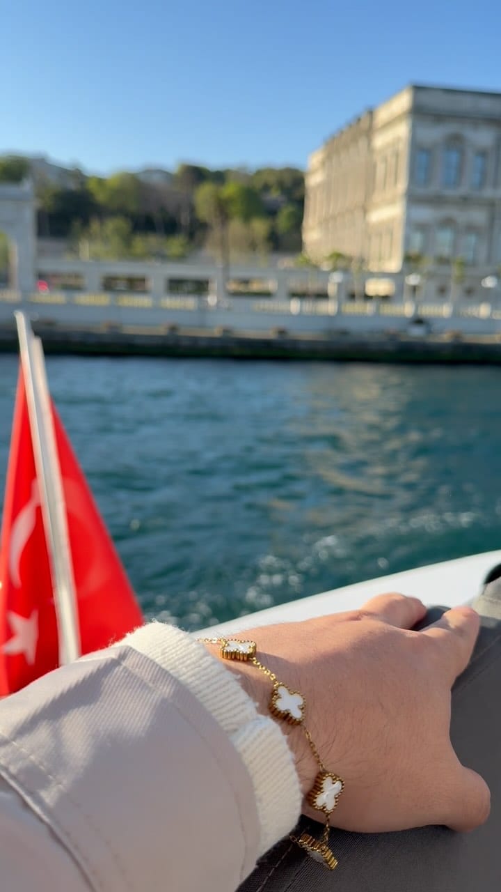 Post 4 by FARHAD HAYDARİ on Instagram (video)