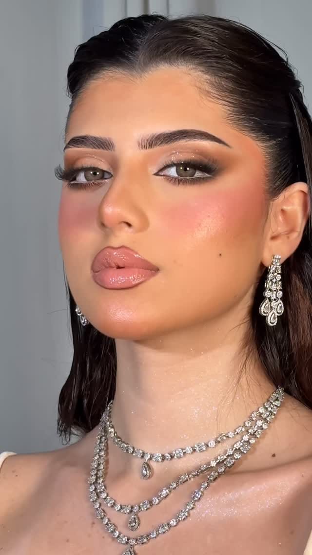 Post 7 by Makeup artist 💄🇦🇪. on Instagram (video)