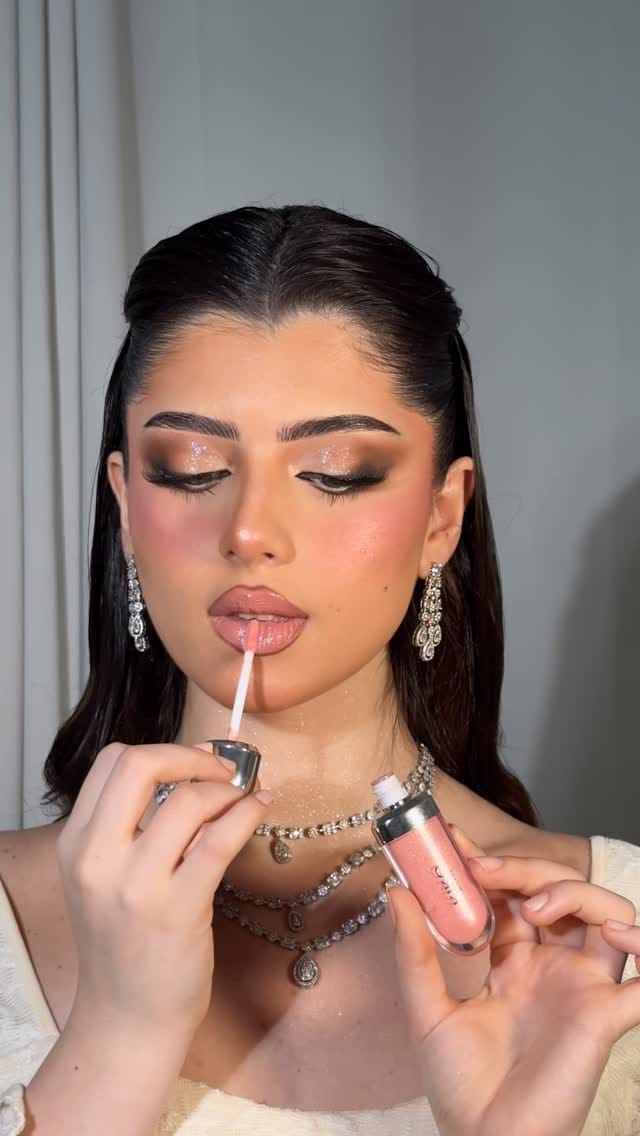 Post 2 by Makeup artist 💄🇦🇪. on Instagram (video)