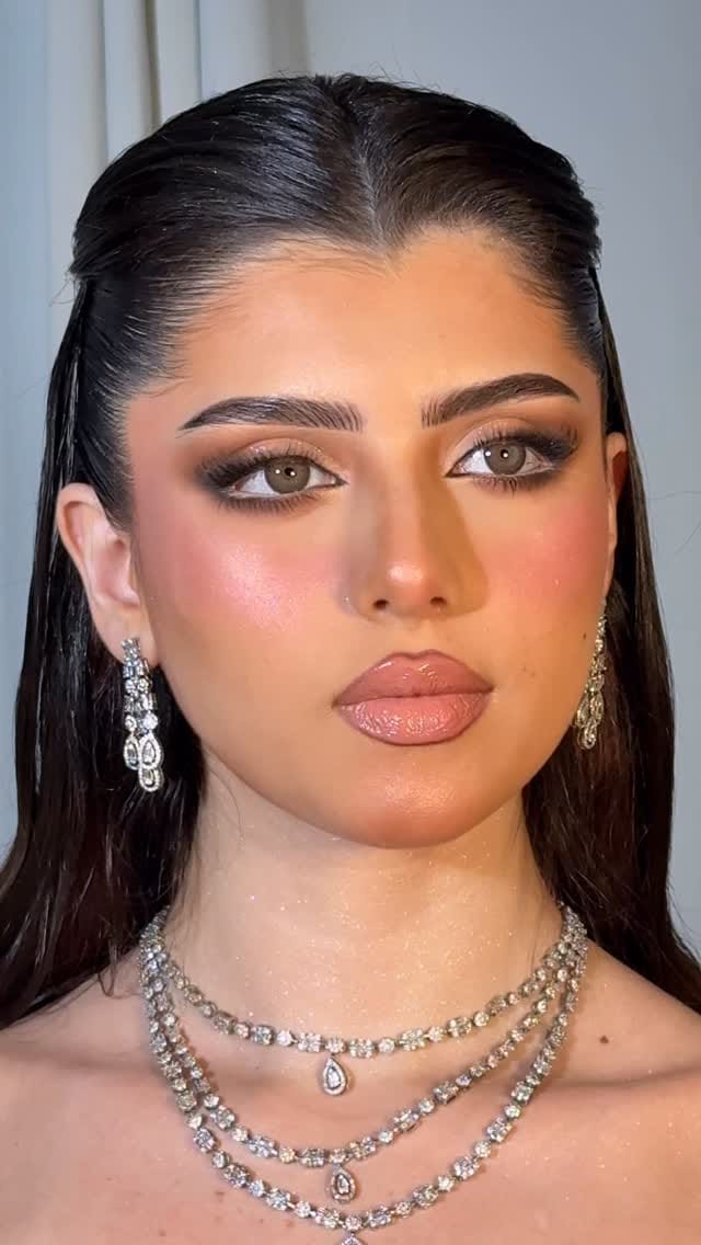Post 3 by Makeup artist 💄🇦🇪. on Instagram (video)