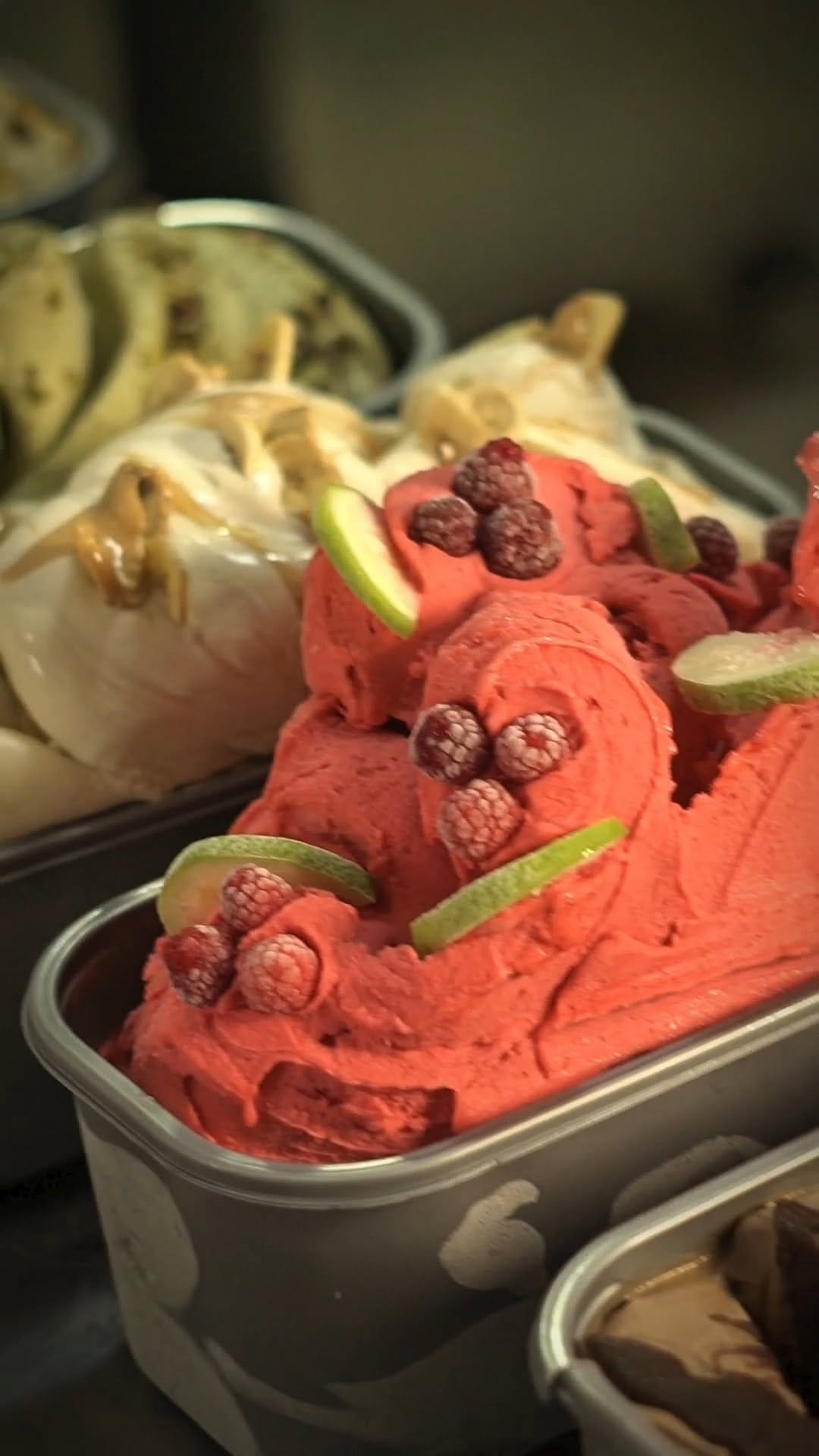 Post 1 by Pastelería La Colonia on Instagram (video)