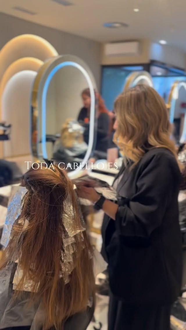 Post 6 by Chic Bilbao Estilismo on Instagram (video)