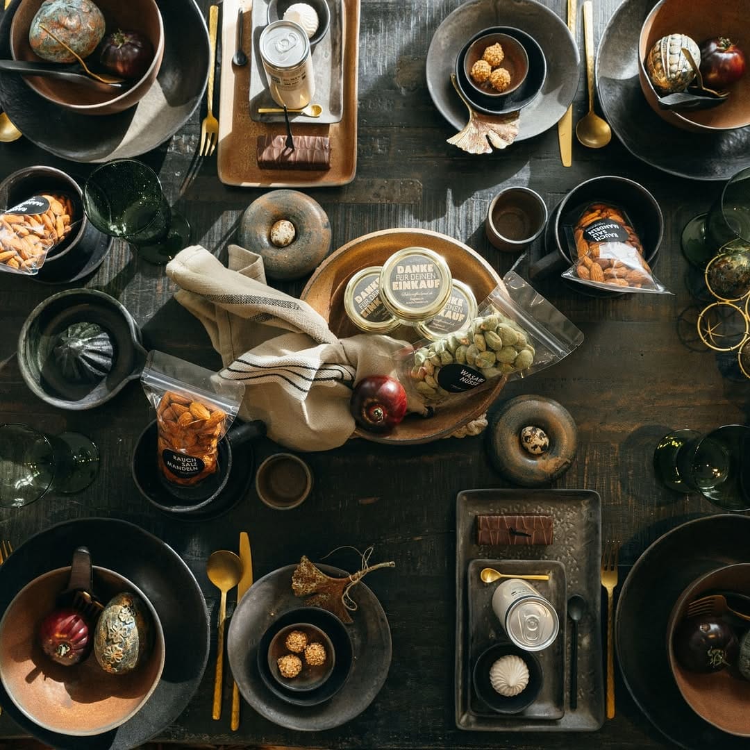 Post 6 by Schlaraffenland.ch -  geniessen mit allen Sinnen on Instagram (carousel)