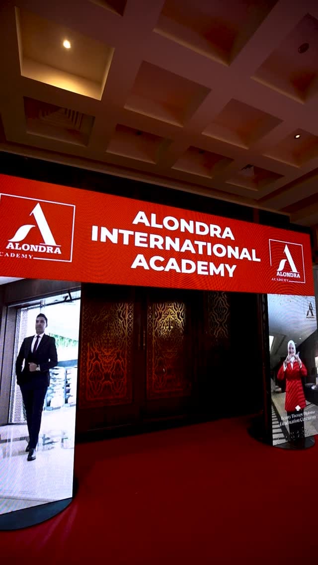 Post 8 by Alondra Egypt on Instagram (video)