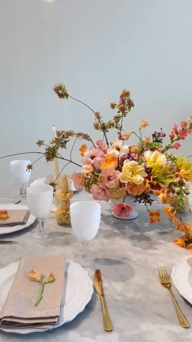 Post 5 by Las Floralias • Flower Boutique on Instagram (video)