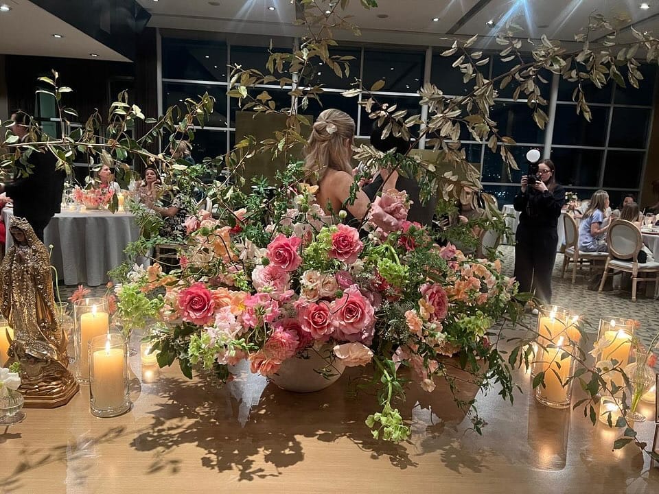 Post 10 by Las Floralias • Flower Boutique on Instagram (carousel)