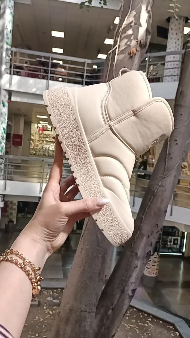Post 3 by Alvadonna shoes on Instagram (video)