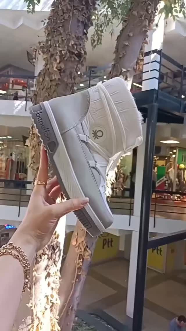 Post 5 by Alvadonna shoes on Instagram (video)