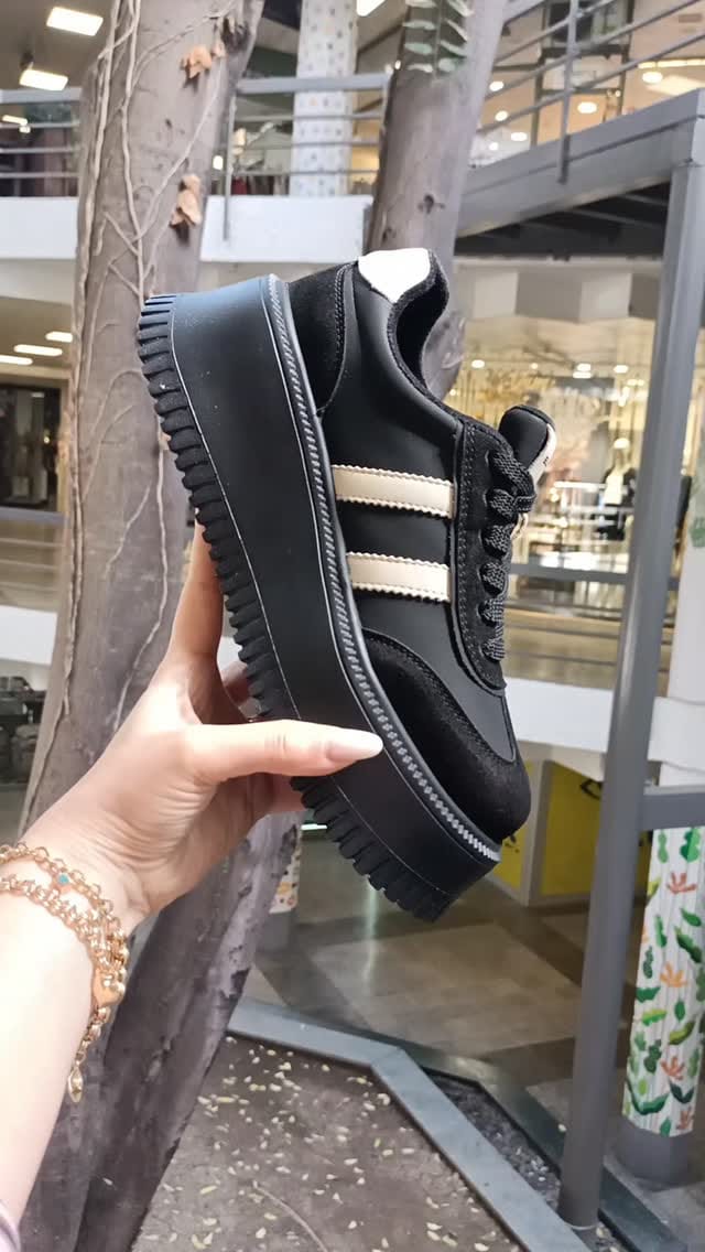 Post 8 by Alvadonna shoes on Instagram (video)