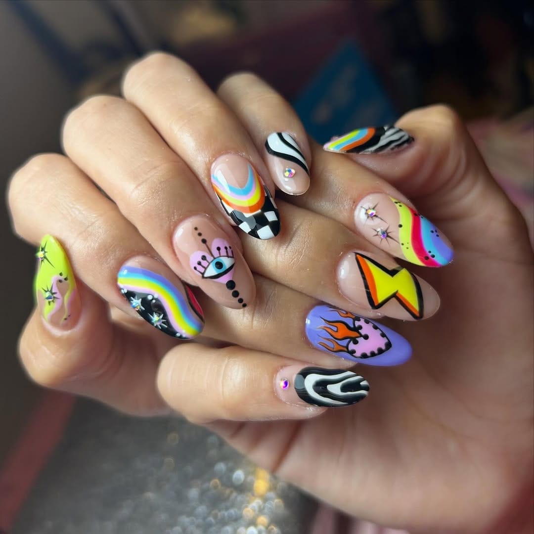 Post 2 by Azul Colazo NAILS - Uñas esculpidas on Instagram (carousel)