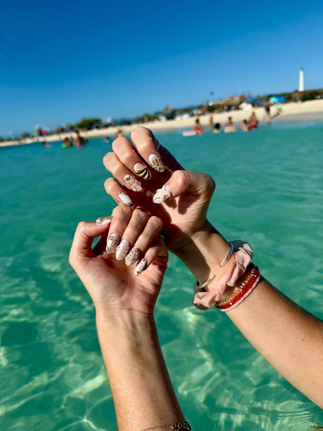 Post 4 by Azul Colazo NAILS - Uñas esculpidas on Instagram (carousel)