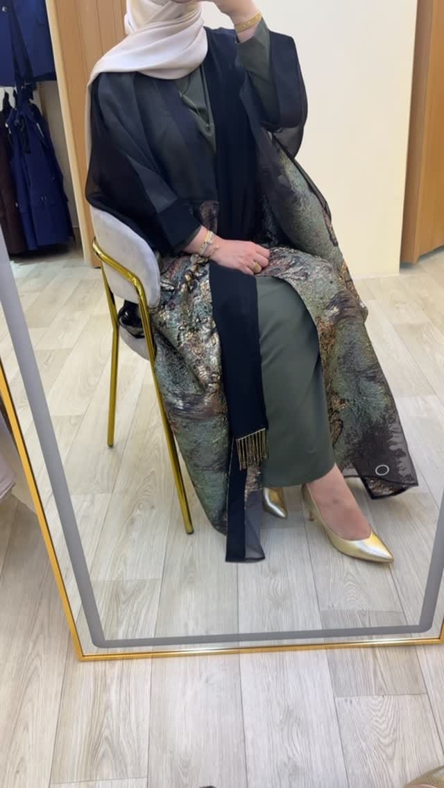 Post 2 by S O L O | Modest Fashion on Instagram (video)
