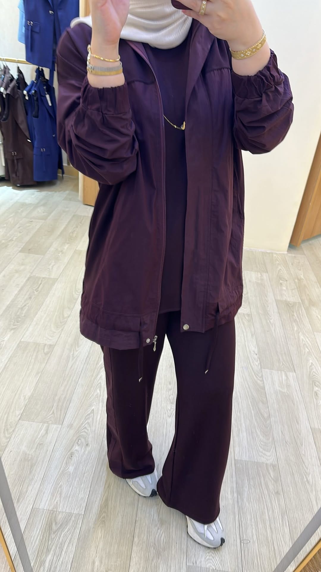 Post 4 by S O L O | Modest Fashion on Instagram (video)