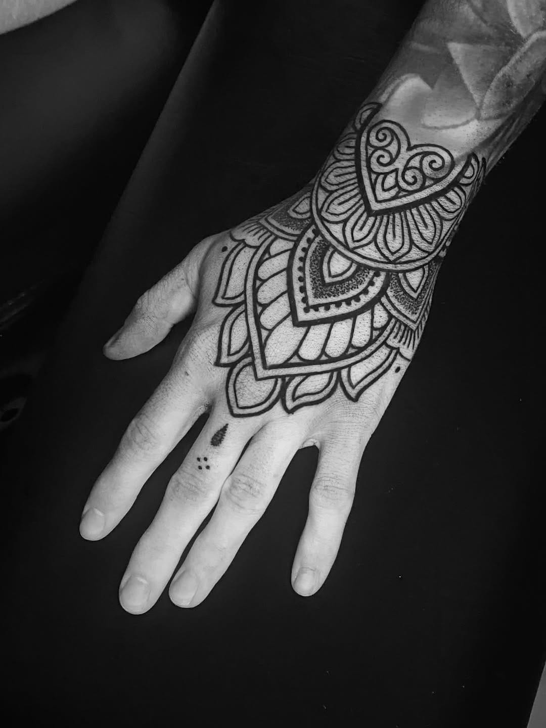 Post 4 by Juli Hamilton • TATTOO • on Instagram (image)