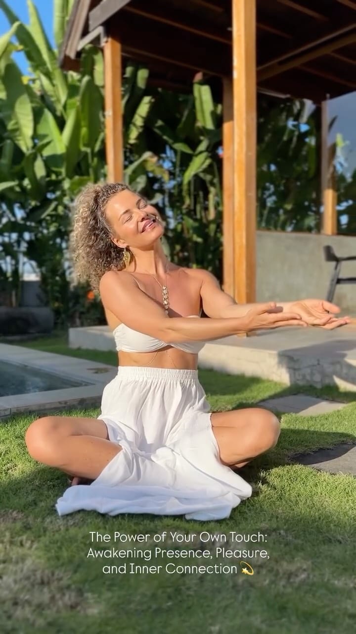 Post 6 by ꧁ 𝙅𝙤𝙮 ꧂ on Instagram (video)