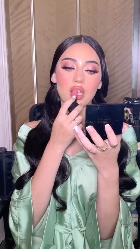 Post 2 by شما ميك اب on Instagram (video)