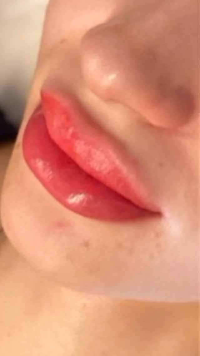 Post 1 by Eda Süzgün on Instagram (video)