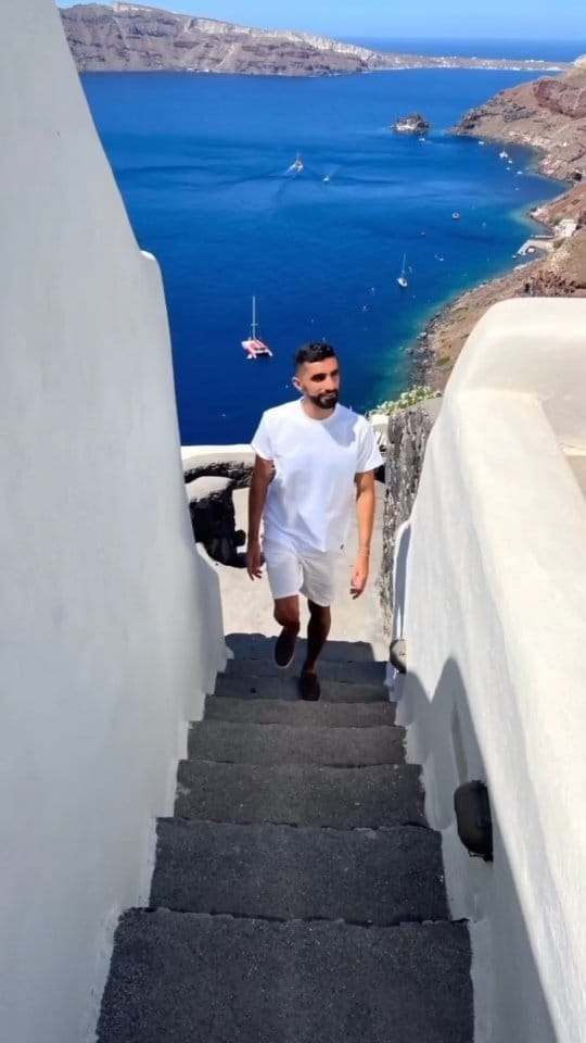 Post 10 by AHMED AL HOSANI on Instagram (video)
