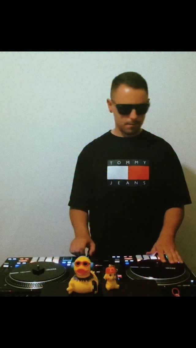 Post 6 by Dj Da Dream on Instagram (video)