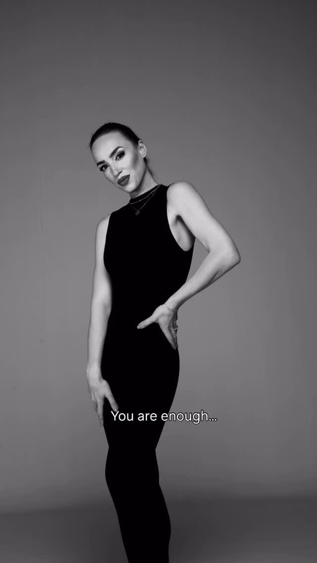 Post 4 by Janine (Yevgeniya Pastukh) on Instagram (video)