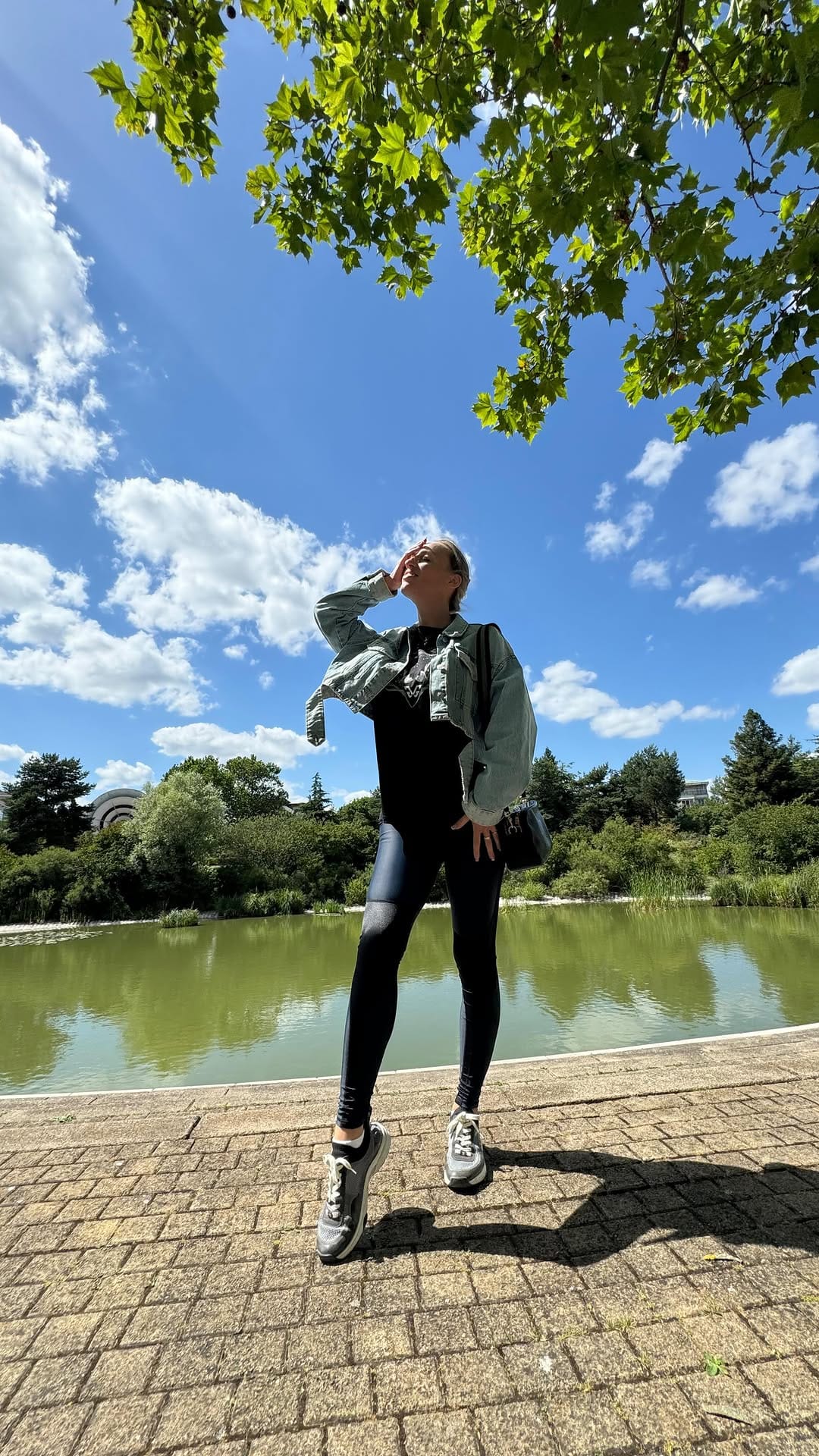 Post 5 by Janine (Yevgeniya Pastukh) on Instagram (video)