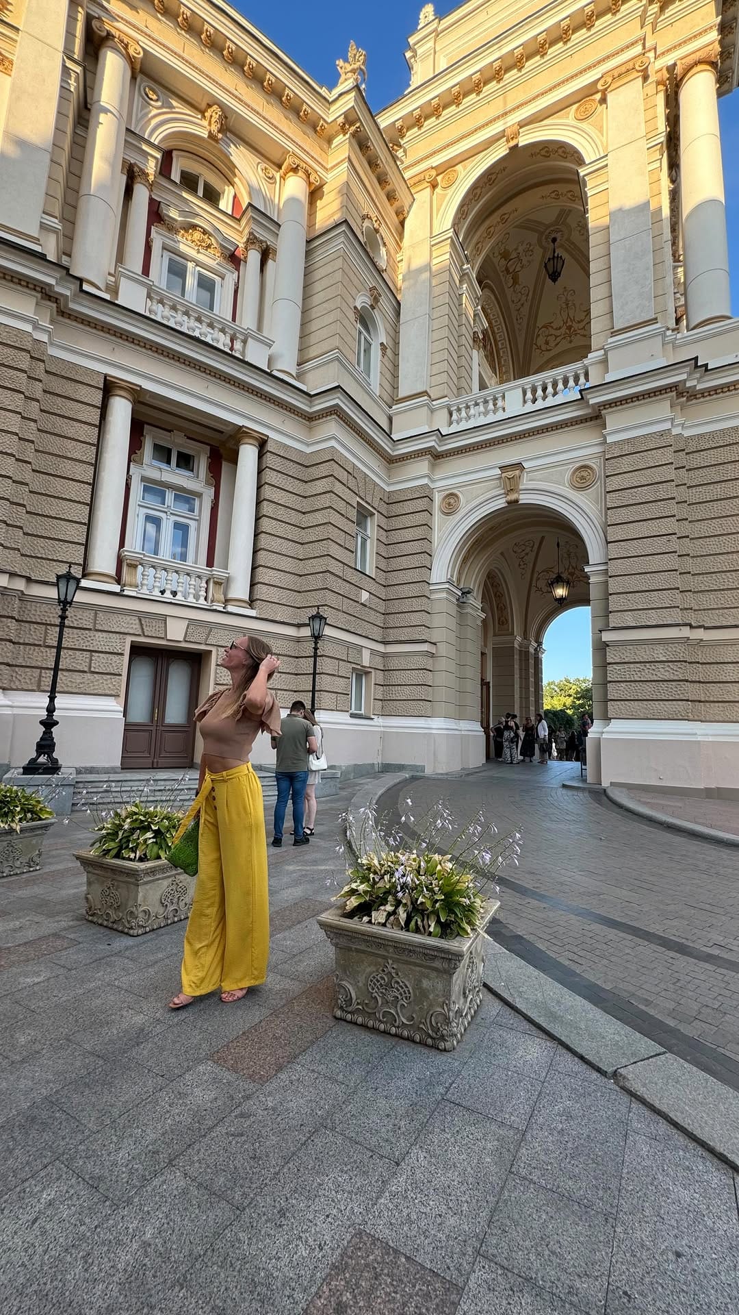 Post 7 by Janine (Yevgeniya Pastukh) on Instagram (video)