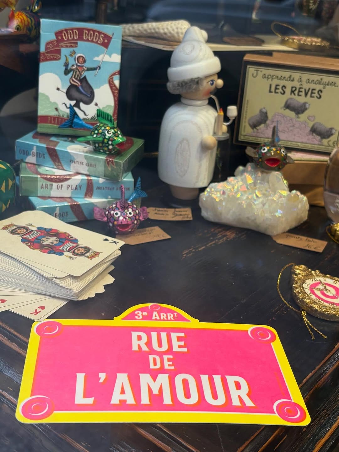 Post 8 by Clau Gazel - Paris nas Veias on Instagram (carousel)