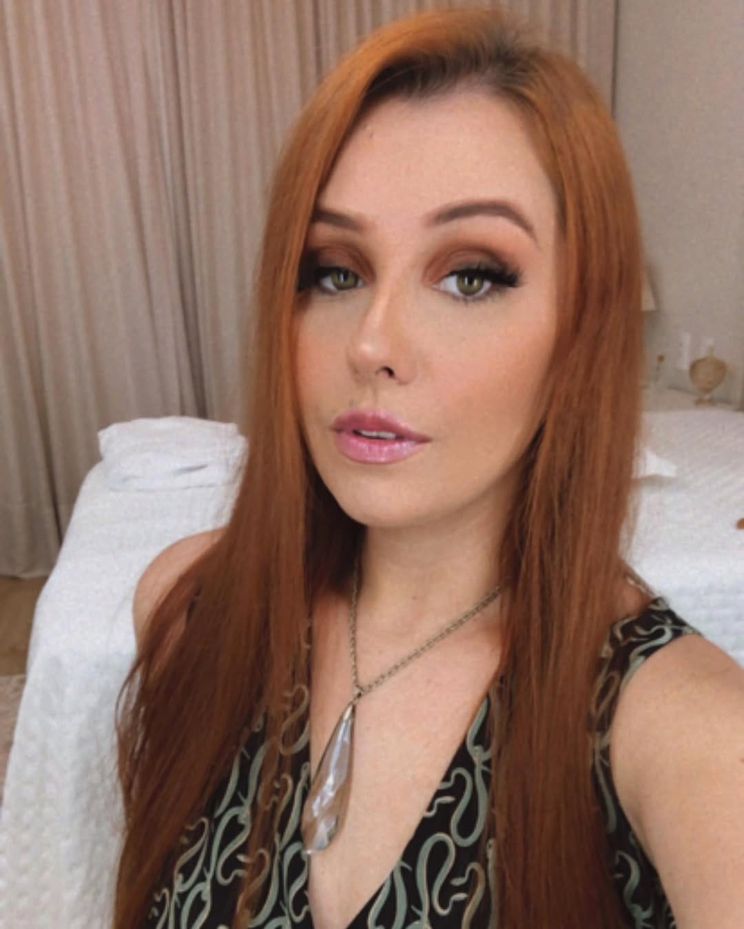 Post 8 by Yasmin Prado on Instagram (image)