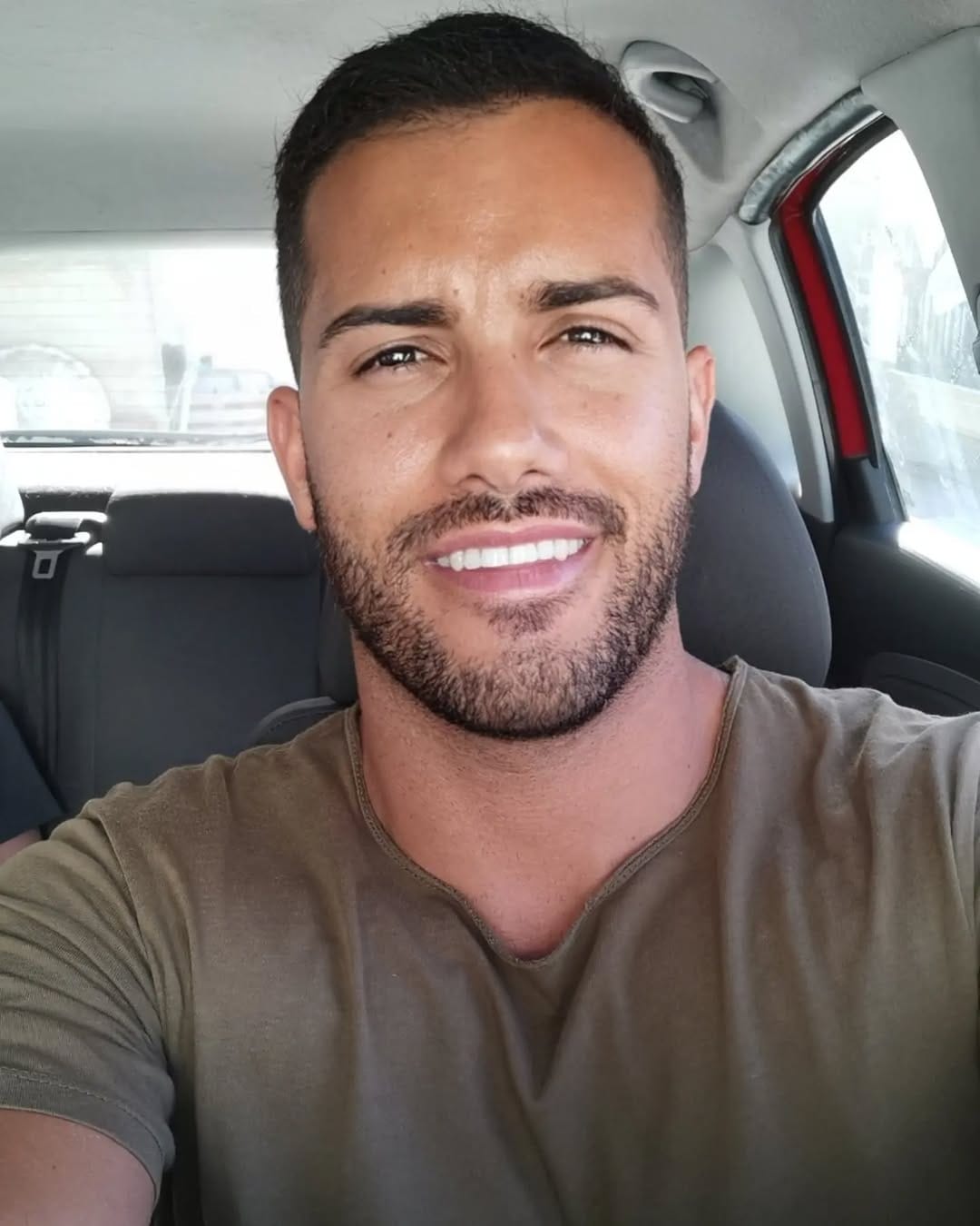 Post 10 by Ruben Nales on Instagram (image)