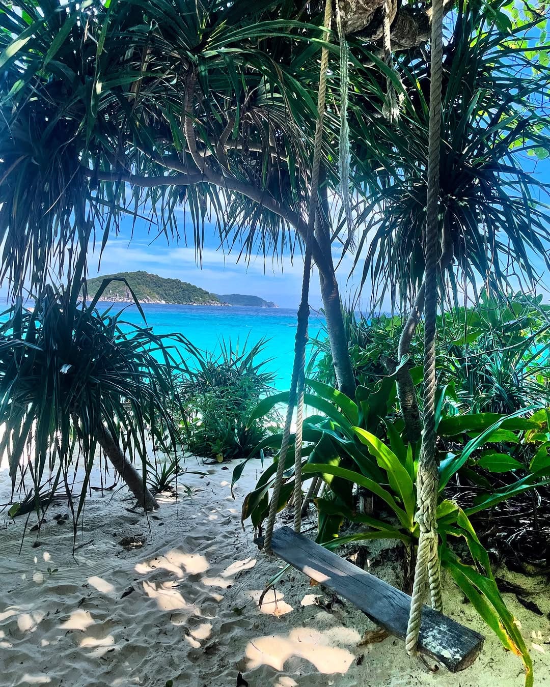 Post 7 by Clara Travel Addict 🌍✈️ on Instagram (image)