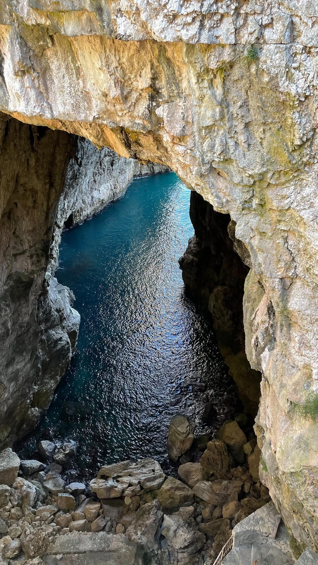 Post 9 by Clara Travel Addict 🌍✈️ on Instagram (video)