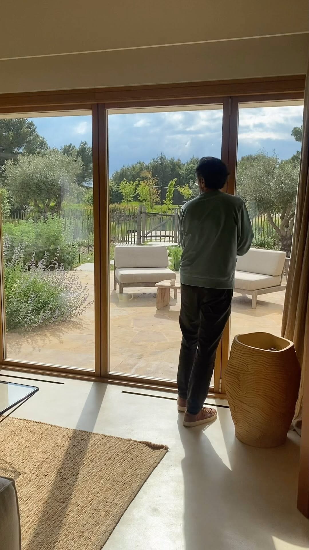 Post 10 by Hervé Goluza on Instagram (video)