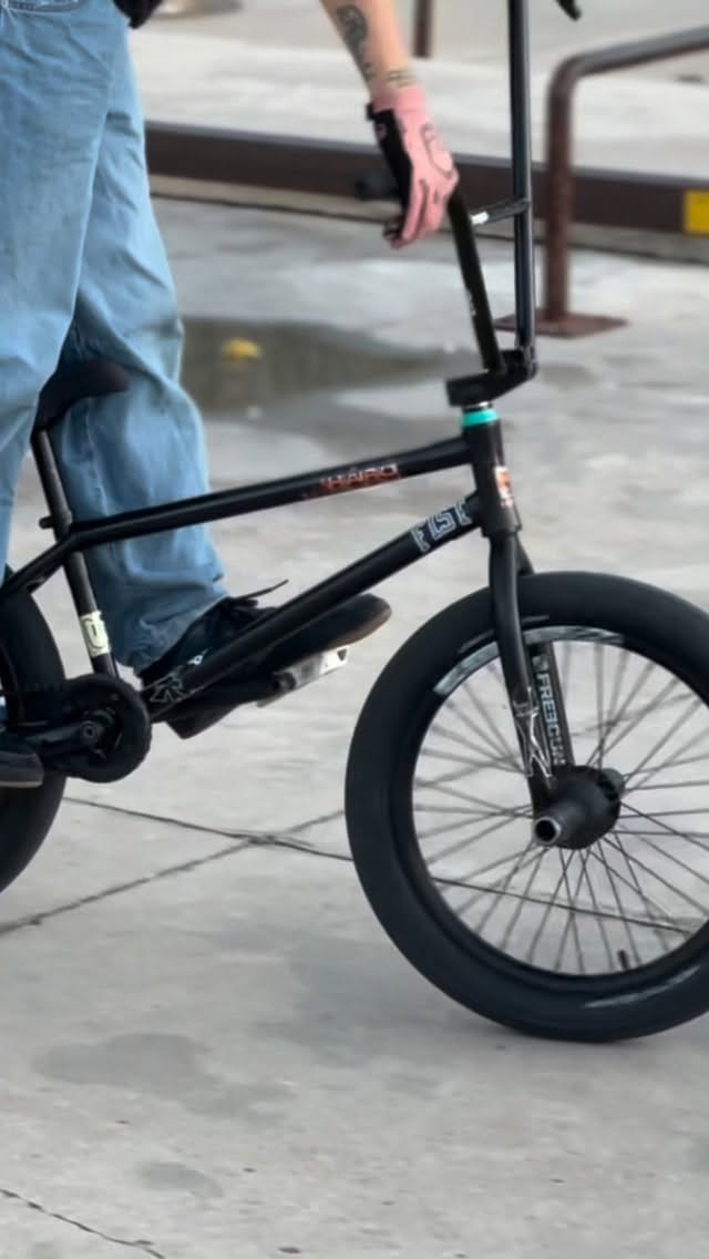 Post 2 by Juanje Trujillo on Instagram (video)