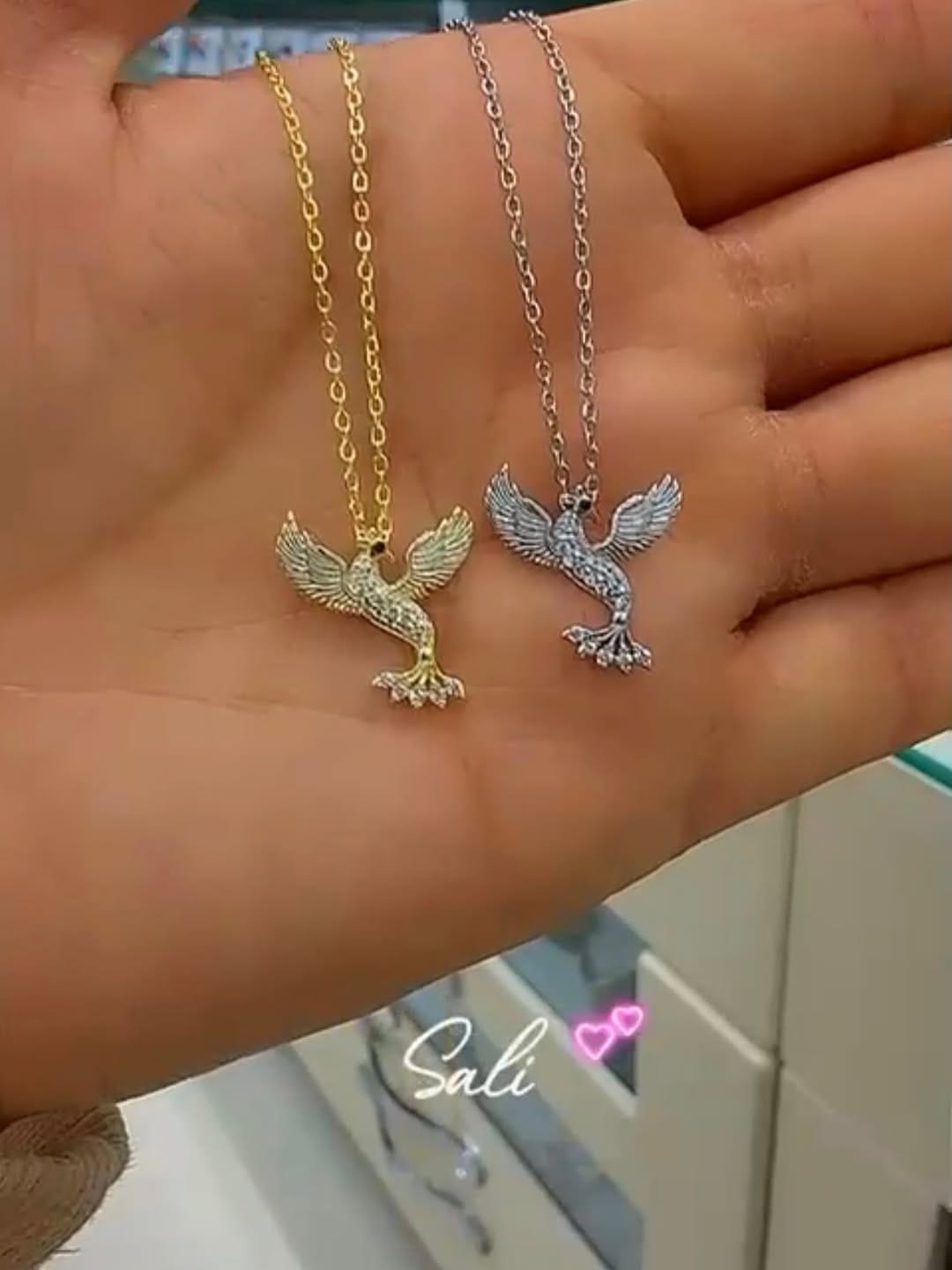 Post 9 by @takidasontrend on Instagram (carousel)