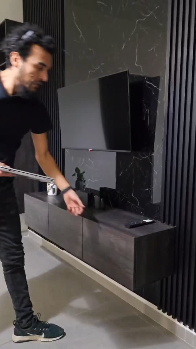 Post 5 by ElinoyDesign on Instagram (video)