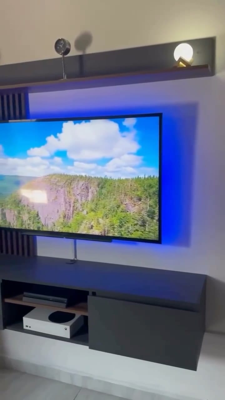 Post 3 by ElinoyDesign on Instagram (video)