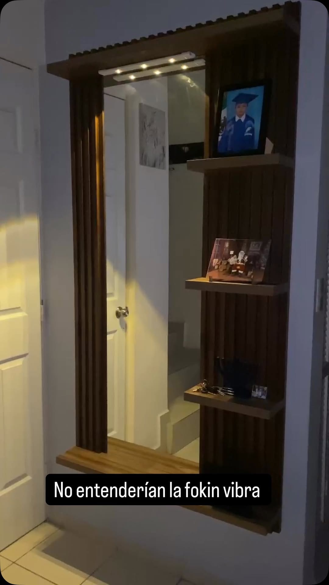 Post 6 by ElinoyDesign on Instagram (video)