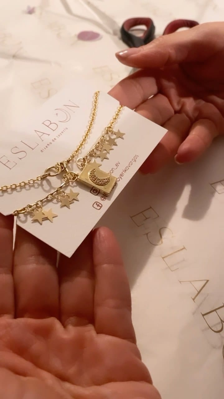 Post 6 by ★ 𝗘𝗦𝗟𝗔𝗕𝗢𝗡 ★ on Instagram (video)