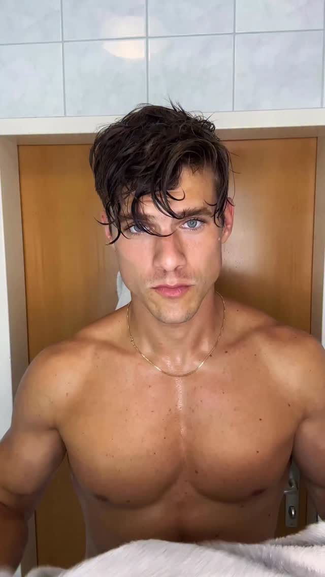Post 5 by Stefan Petrov on Instagram (video)