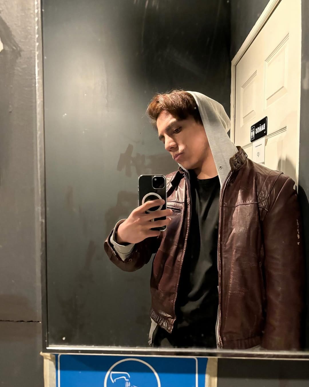 Post 8 by 𝗔𝗟𝗔𝗡 on Instagram (carousel)