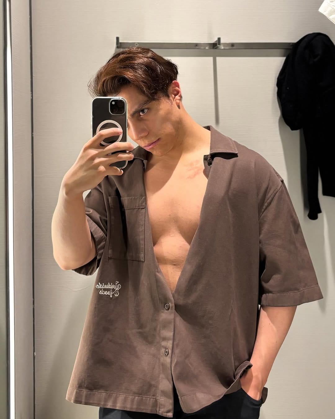 Post 4 by 𝗔𝗟𝗔𝗡 on Instagram (carousel)