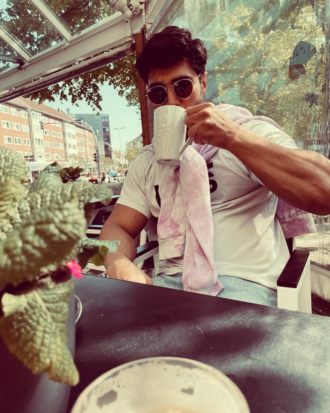 Post 8 by Morteza Fe on Instagram (carousel)
